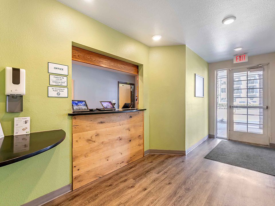 Lobby and Guest Check-in