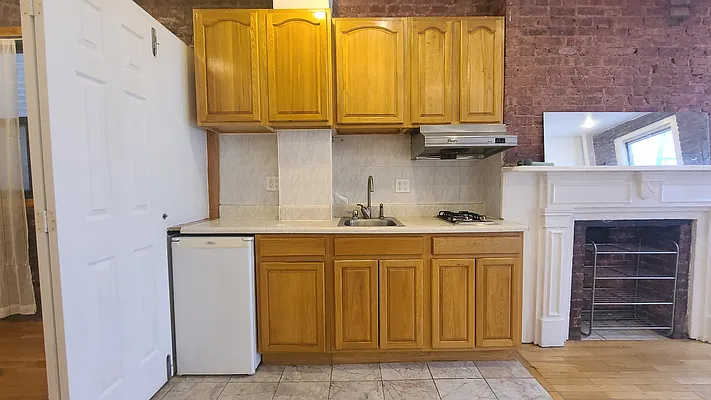 Rented by Matthew Gros-Werter, LREB  | media 7