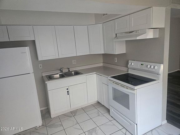 4th image of 9222 N 35TH Avenue #14