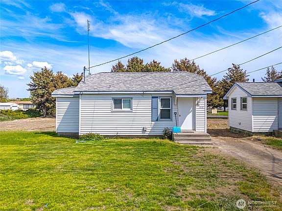 4th image of 3015 NE Road H