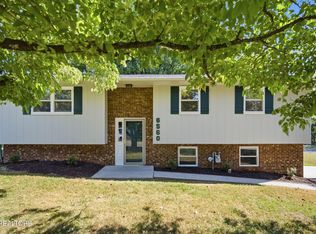 6560 W Garwood Cir, Knoxville, TN 37918