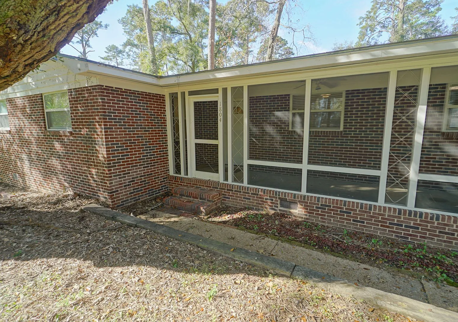 Cozy 3/2 Single Family Home — Photo 4