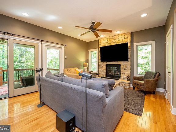 2nd image of 8 Winding Trail Ln #1B