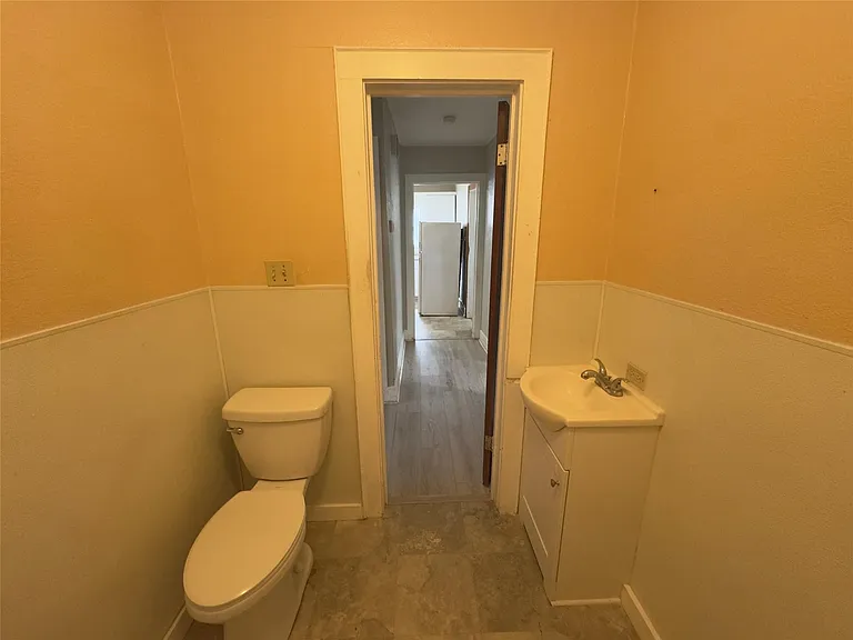 306 E Bowie St — Photo 24
