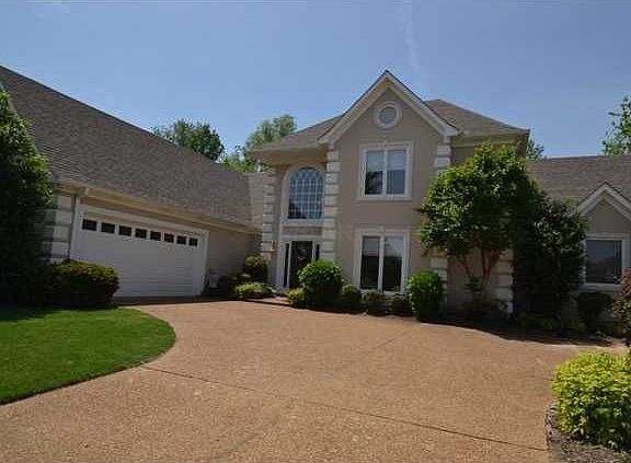 Gorgeous Curb Appeal on Cove!!