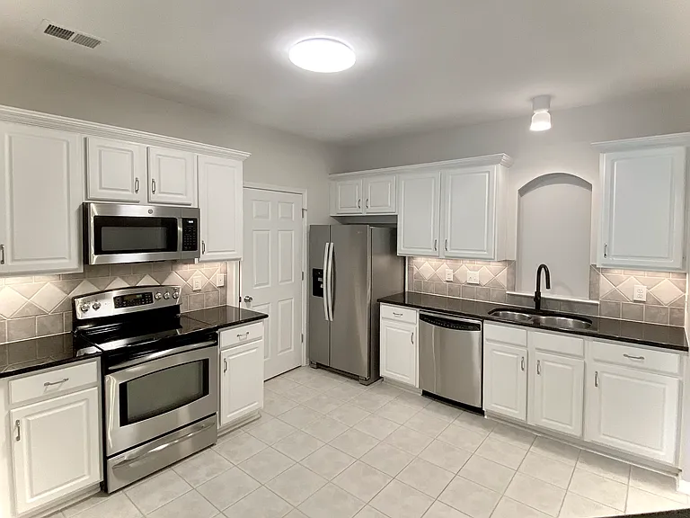14935 Santa Lucia Dr — Photo 4