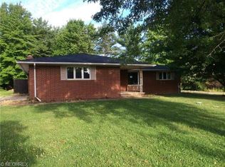 19336 Howe Rd, Strongsville, OH 44136