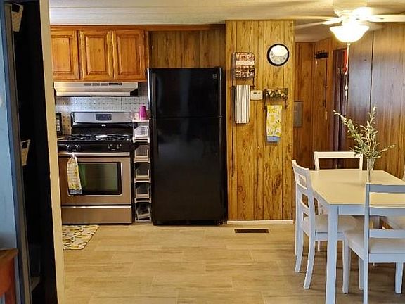 3rd image of 1411 Coco Palm Dr