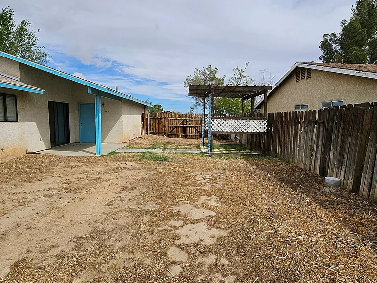 8124 Underwood Ave — Photo 12