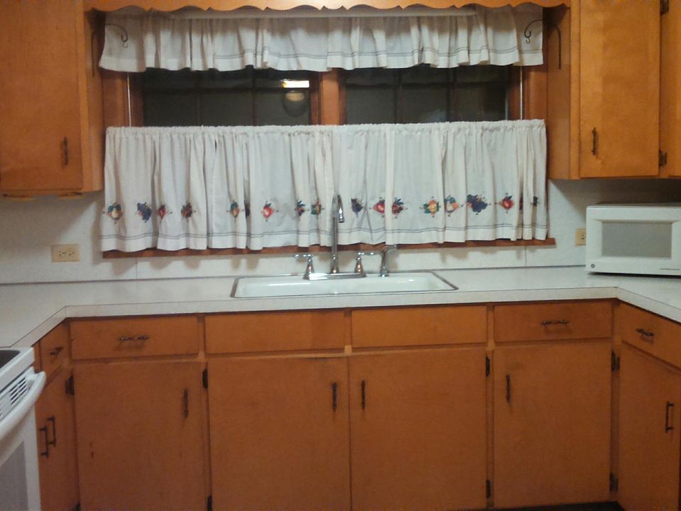 1st image of 901 W Maplewood St #1