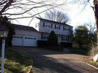 19 Bow St, Jamestown, RI 02835
