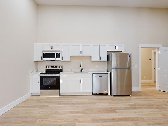 3rd image of 80 Lake St #202