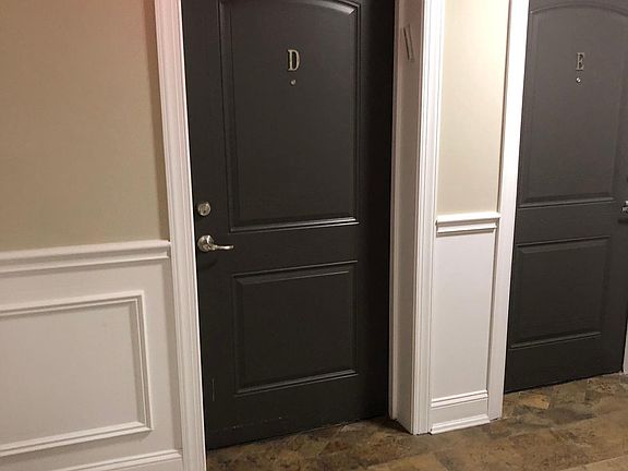 Apt entrance