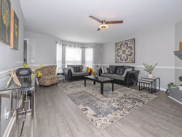 1810 Violet Ct — Photo 4