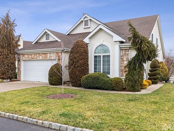 3rd image of 31 Westminster Dr