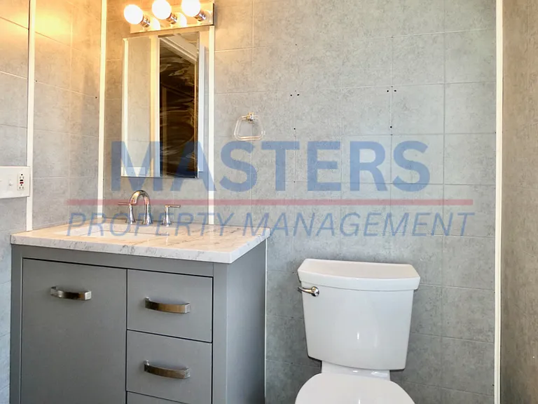 10635 Ford Rd — Photo 9