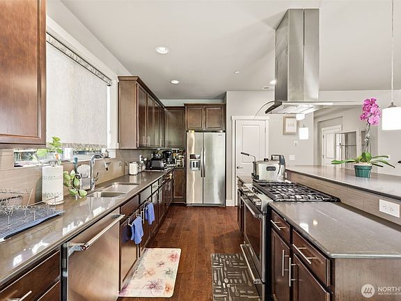 3rd image of 35703 20th Avenue SW