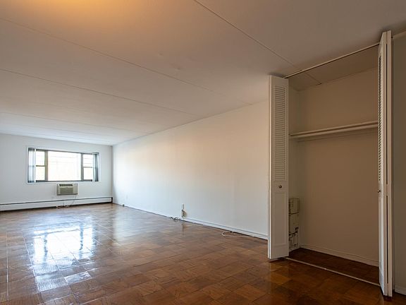 4th image of 100 Clinton Ave APT 1S