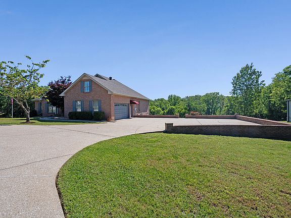 2nd image of 980 Riverview Rd