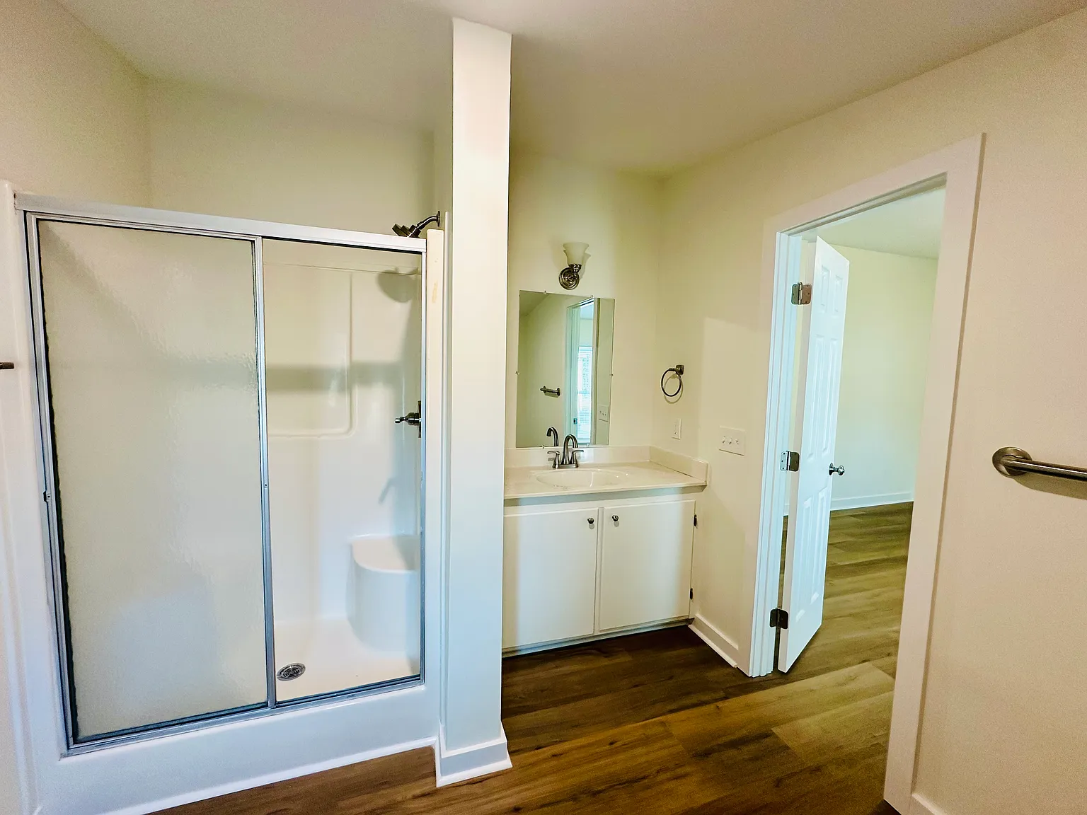 3 bed, 1260 sqft, $1,900 — Photo 4