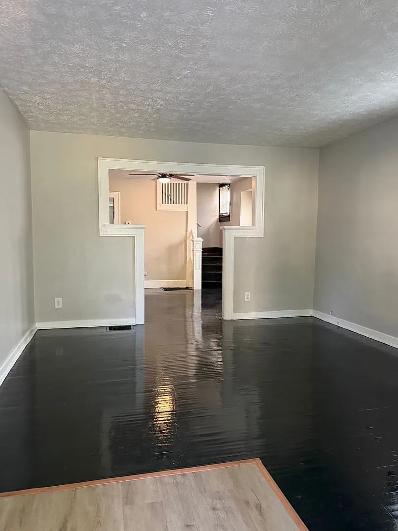 810 N Dearborn St — Photo 4