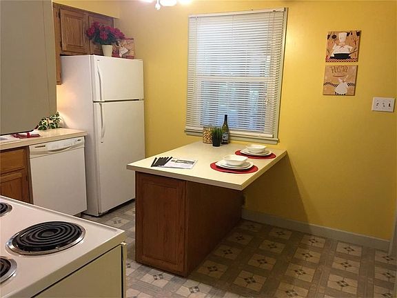 4th image of 1325 Hertz Dr SE