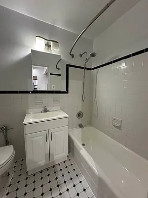 Rented by City Connections Realty | media 4