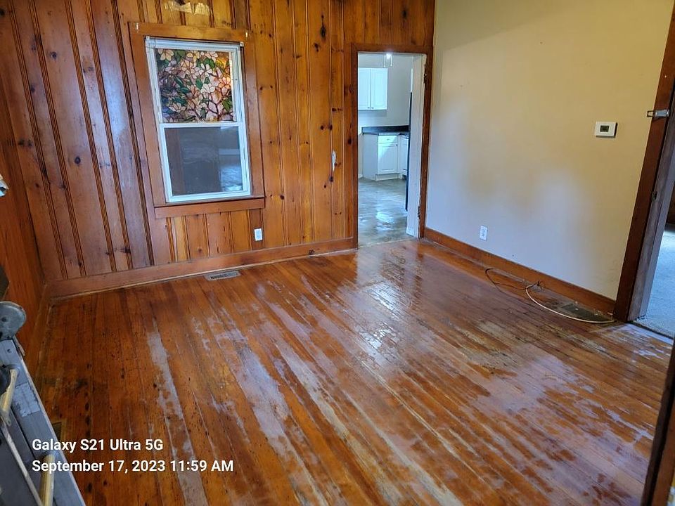 1st image of 312 W Wood St