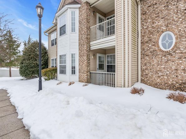 12 High Pointe Way APT A