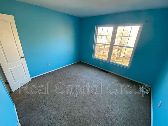4th image of 8 Rosewood Ct
