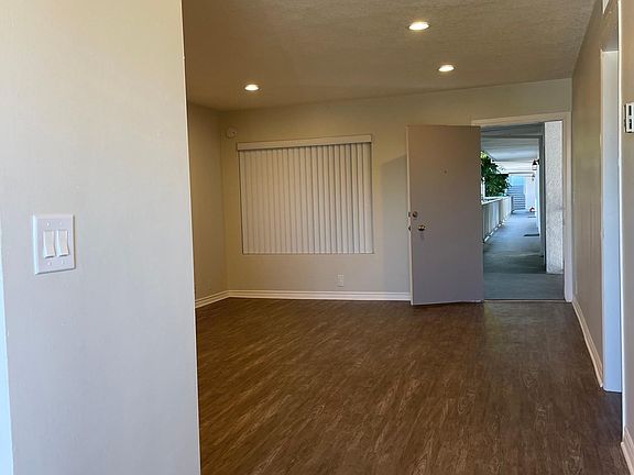 3rd image of 5727 Magnolia Ave APT 109