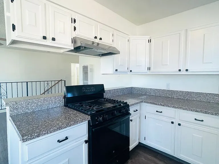 129 E Santa Ana St — Photo 10