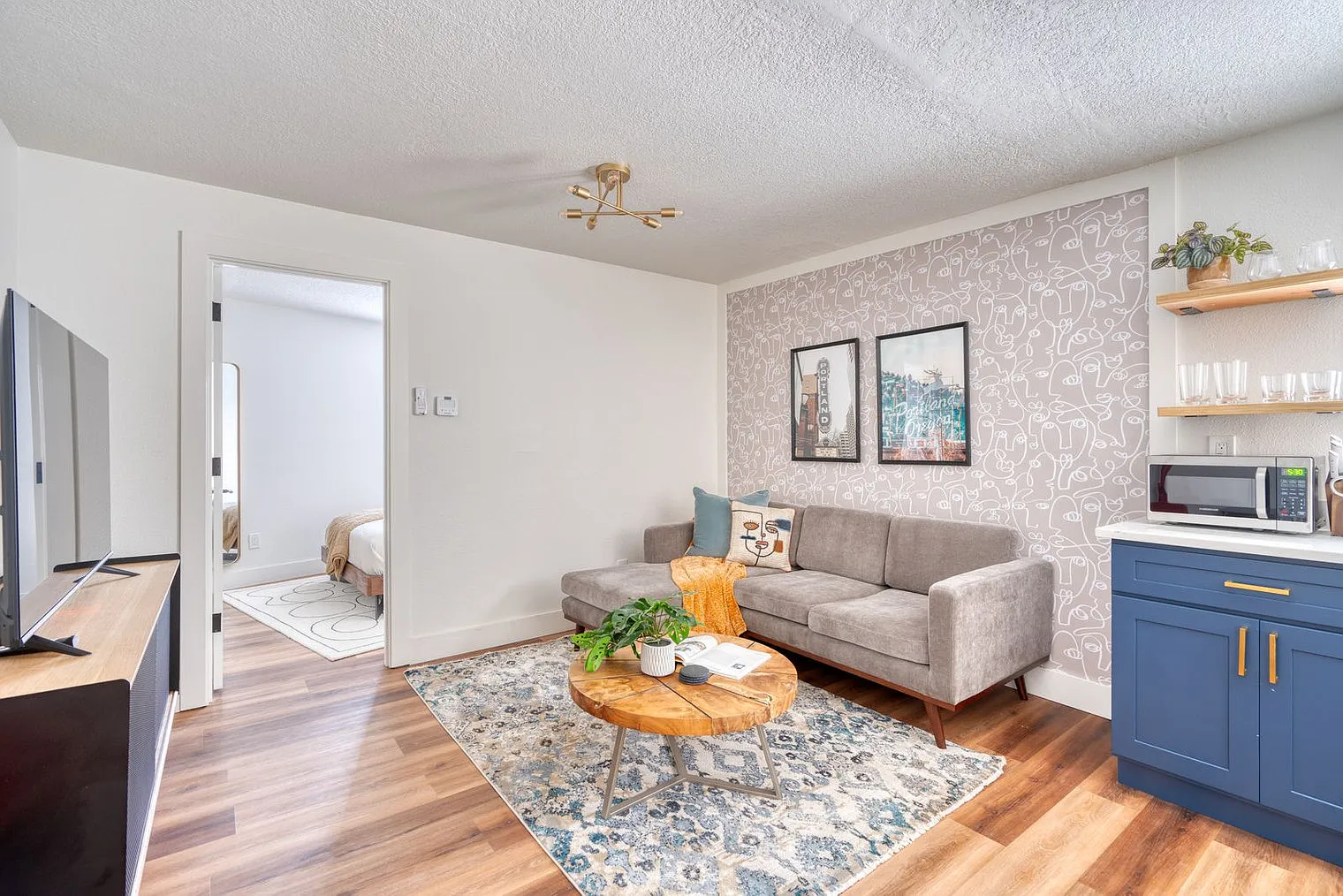 1 bed, 1.0 bath, 398 sqft, $2,213 — Photo 4