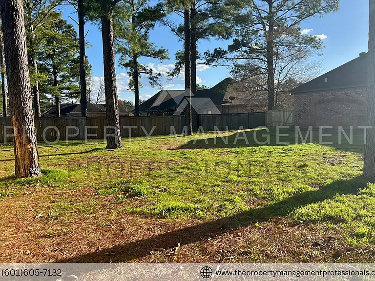 116 Cedar Green Dr — Photo 43