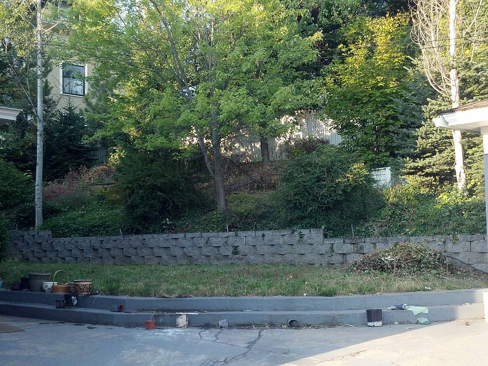 2nd image of 1608 2nd St