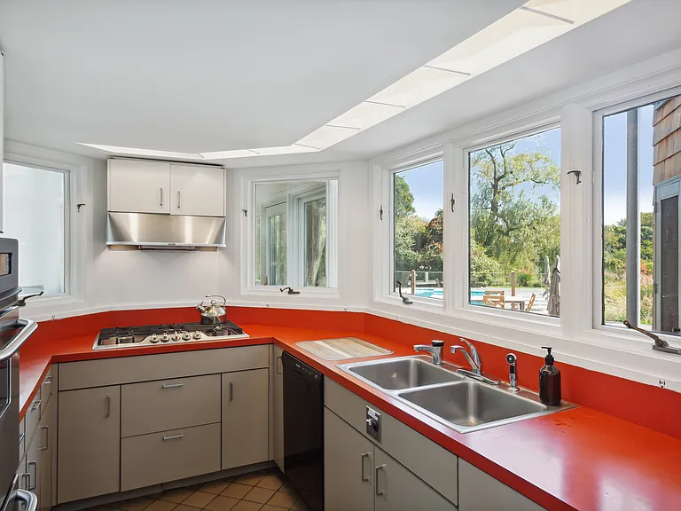 33 Ocean Ave — Photo 15