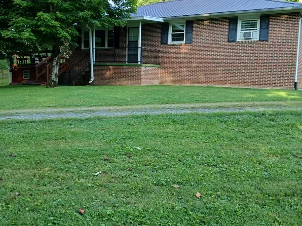 44 Tuttle Rd, Hendersonville, NC 28792