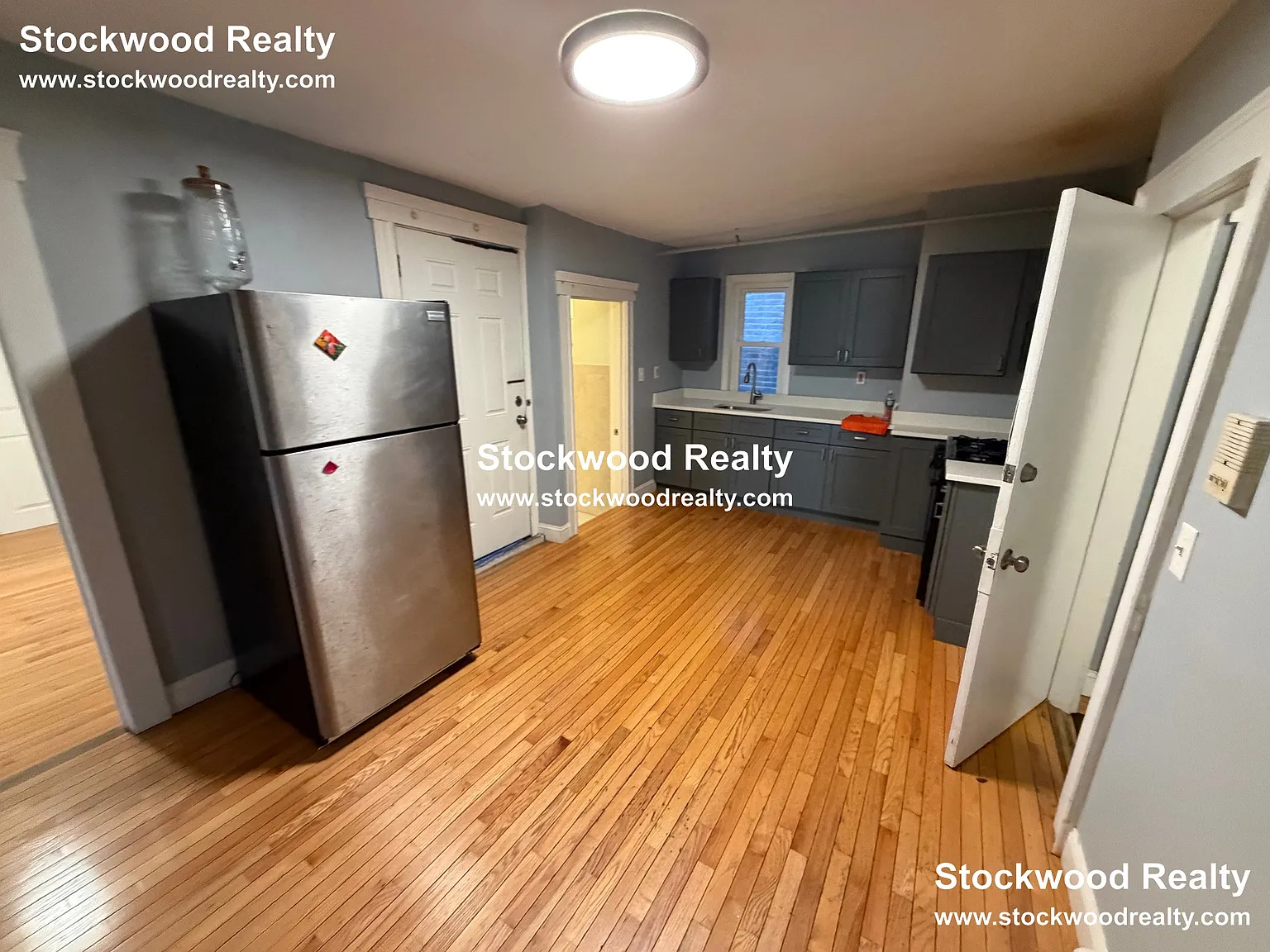 3 bed, $3,300 — Photo 4