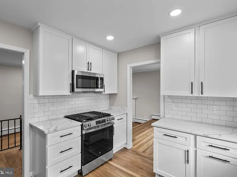 10242 Stratford Ave — Photo 5