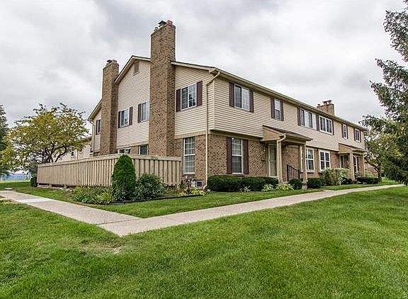 4th image of 21129 Glen Haven Cir E #11