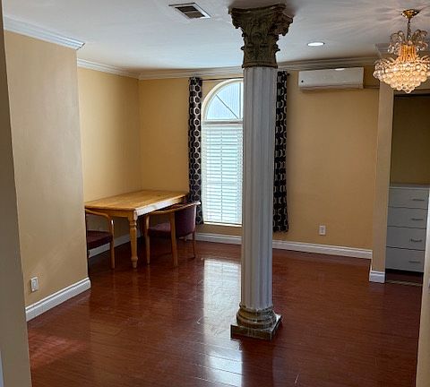3rd image of 9214 Yolanda Ave #S
