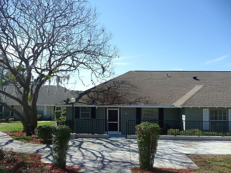 1st image of 1074 Villa Ln