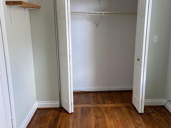4th image of 1217 N Washtenaw Ave #2F