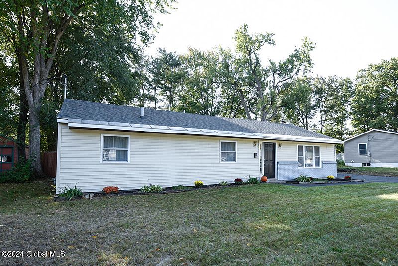 2nd image of 516 Clayton Road