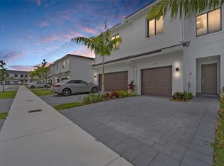 10947 SW 233rd St, Homestead, FL 33032