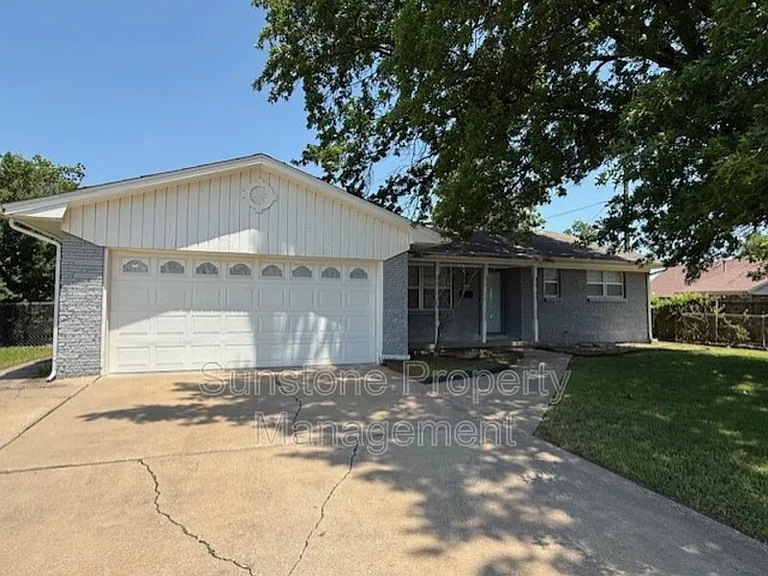 8281 E 33rd Pl — Photo 1