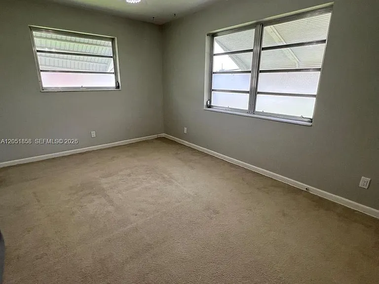5637 Jefferson St — Photo 11