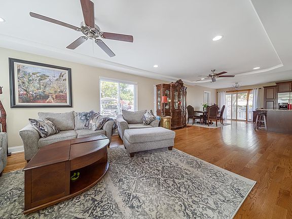 5th image of 6120 W 98th St