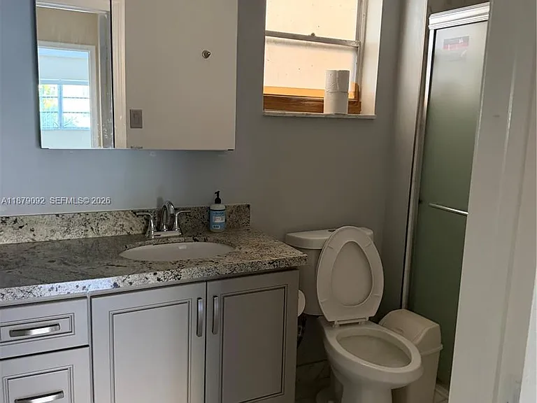 901 NE 14th Ave #305 — Photo 10