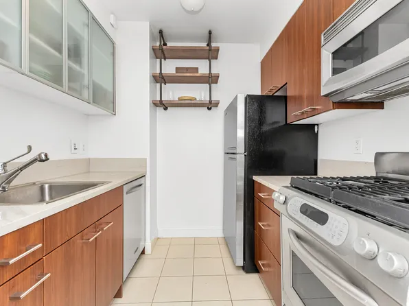 217 East 96th Street image 6 of 18